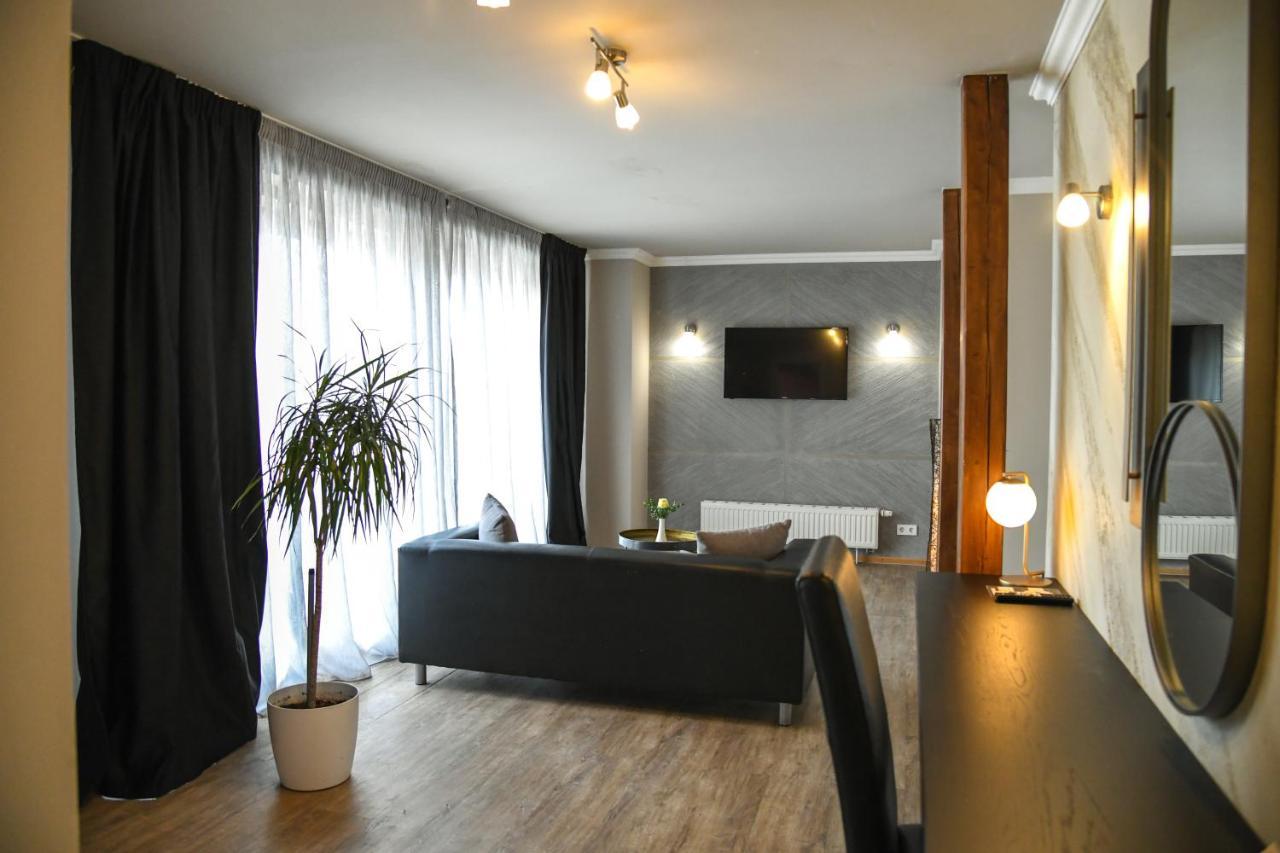Hotel Zum Weissen Ross Delitzsch Bagian luar foto
