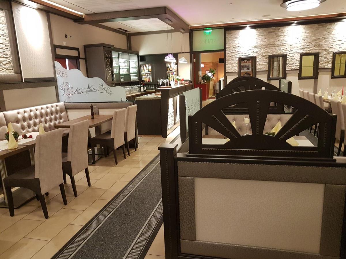 Hotel Zum Weissen Ross Delitzsch Ruang foto