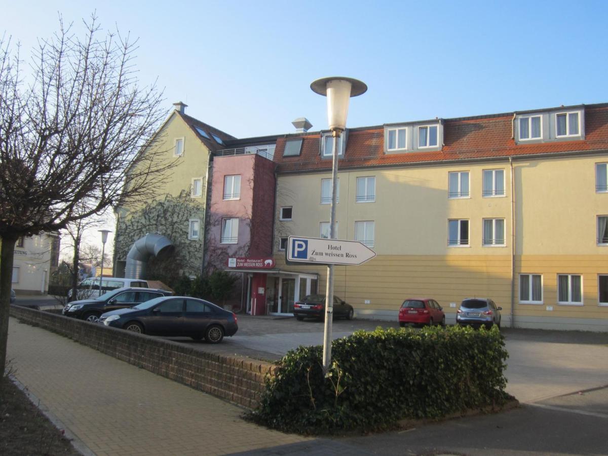 Hotel Zum Weissen Ross Delitzsch Bagian luar foto