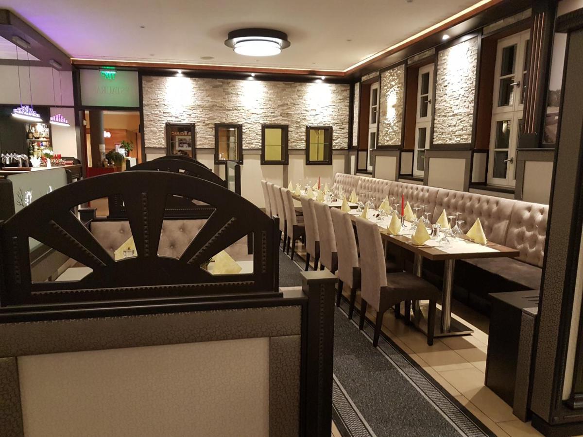 Hotel Zum Weissen Ross Delitzsch Bagian luar foto