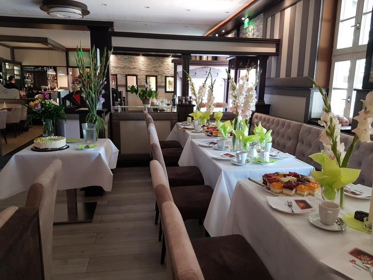 Hotel Zum Weissen Ross Delitzsch Bagian luar foto
